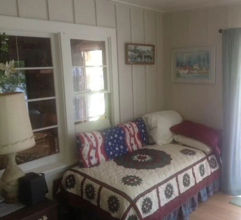 2 bedroom vacation homes Glenville