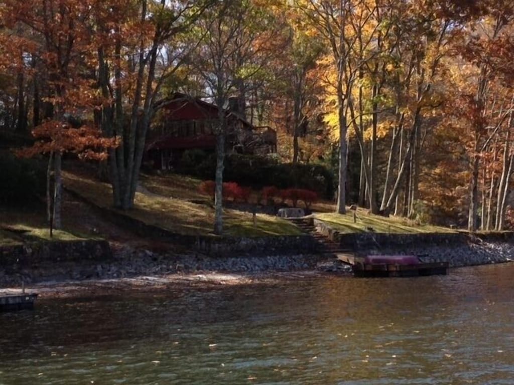 Lake Glenville House Rentals with Boat Dock